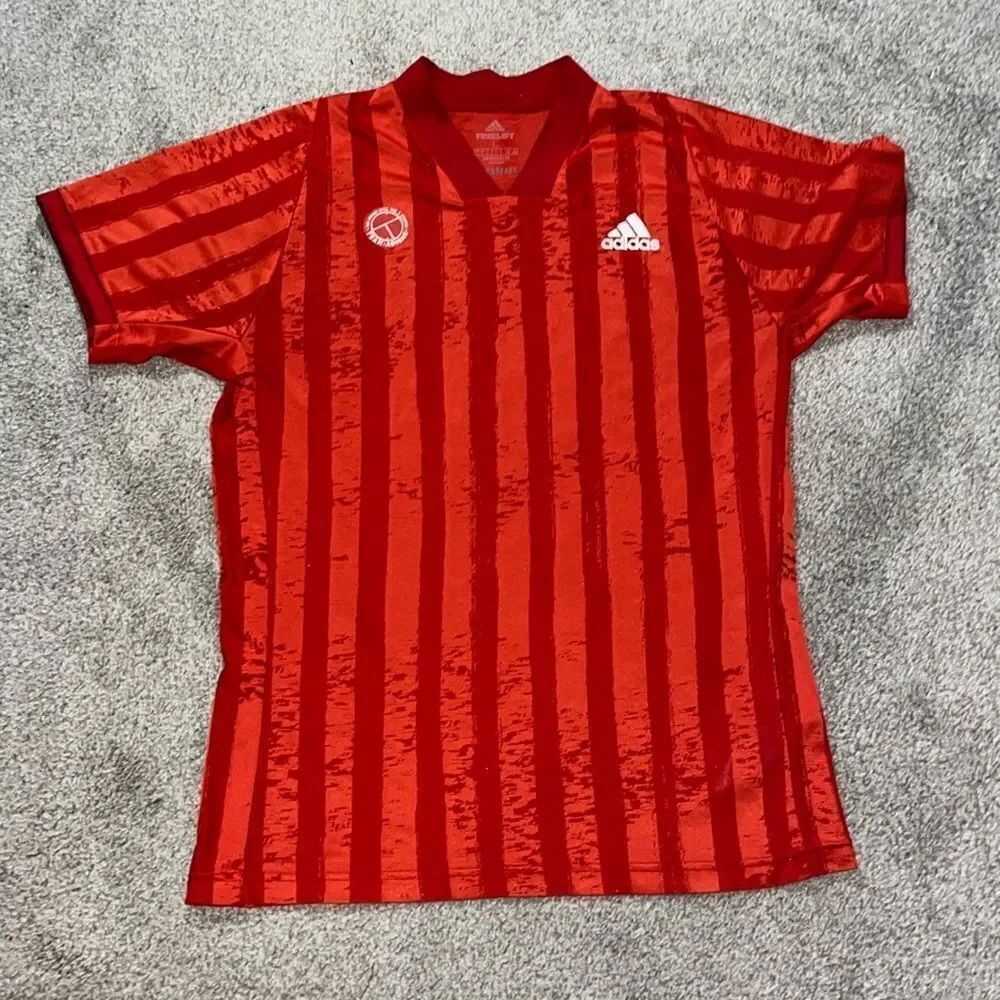 Adidas FREELIFT Climacool Red stripe men’s short sleeve Soccer Jersey shirt L